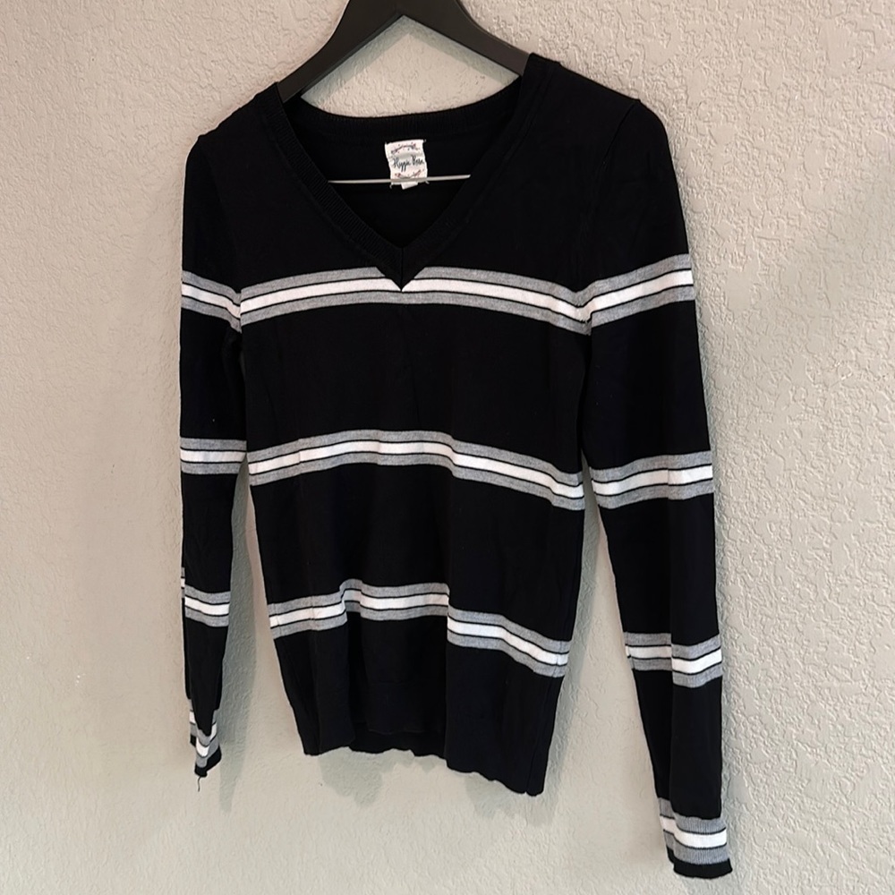Hippie Rose Long sleeve cotton V neck sweater size M - Picture 2 of 6